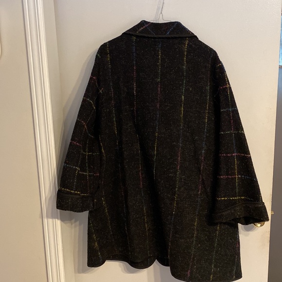 Spring/Fall 3/4 length coat - Picture 2 of 5